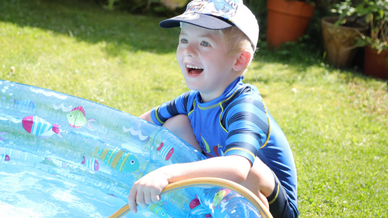 How Much Does it Cost to Fill a Paddling Pool in the UK?