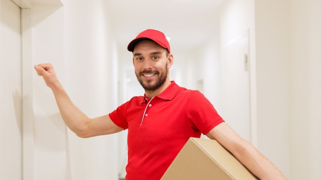 Postman Salary How much does a Postman earn in the UK?